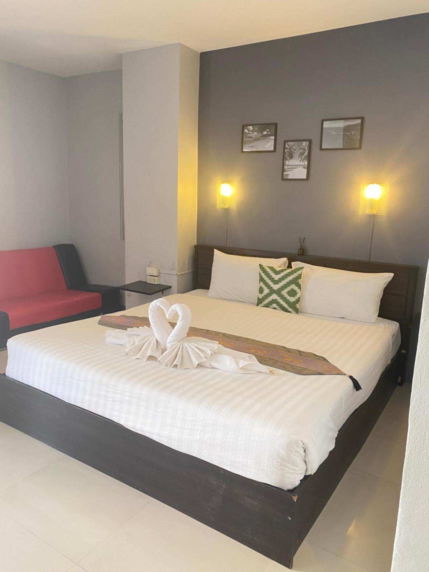 Holiday Home Patong Екстериор снимка