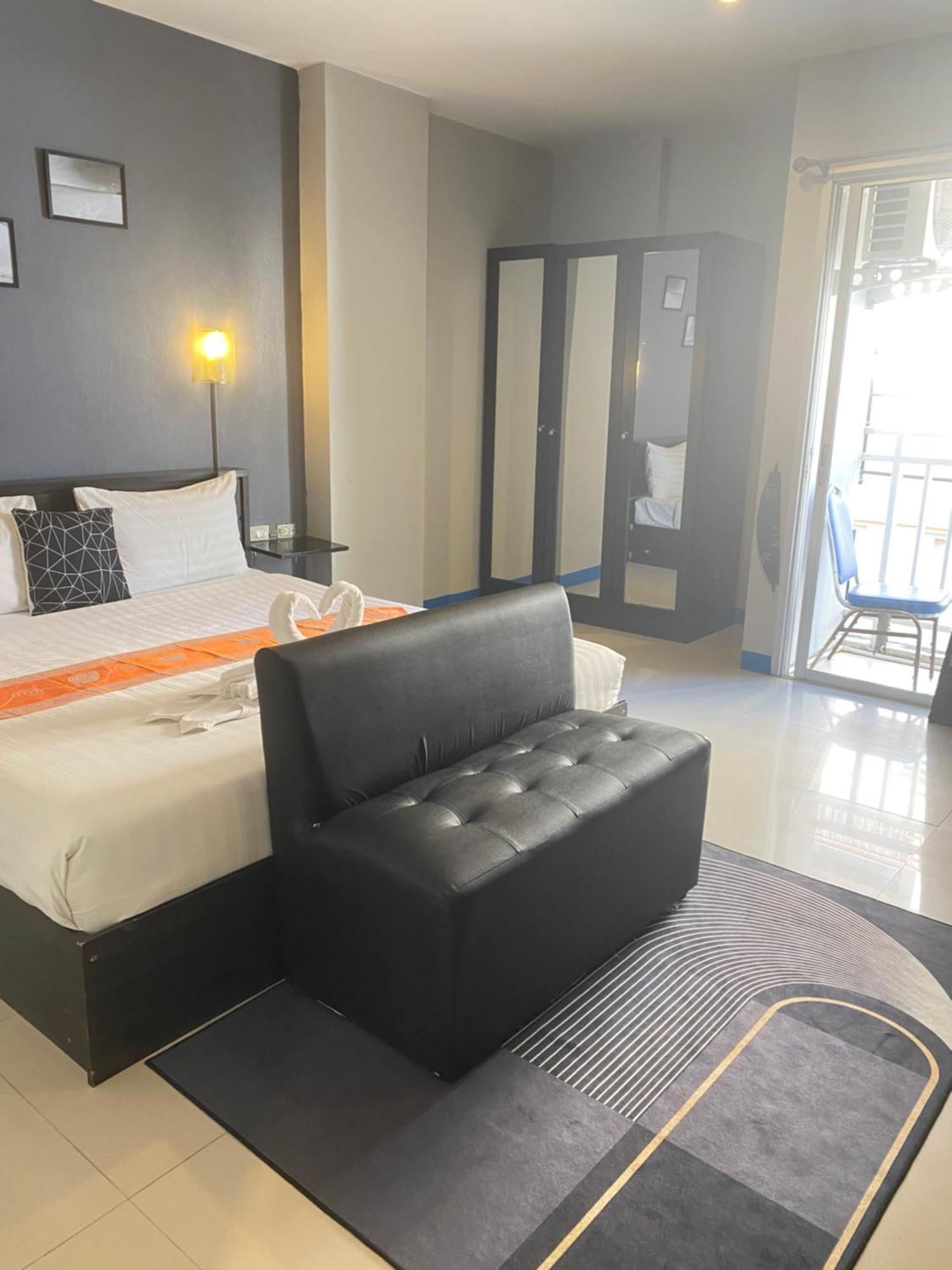 Holiday Home Patong Екстериор снимка