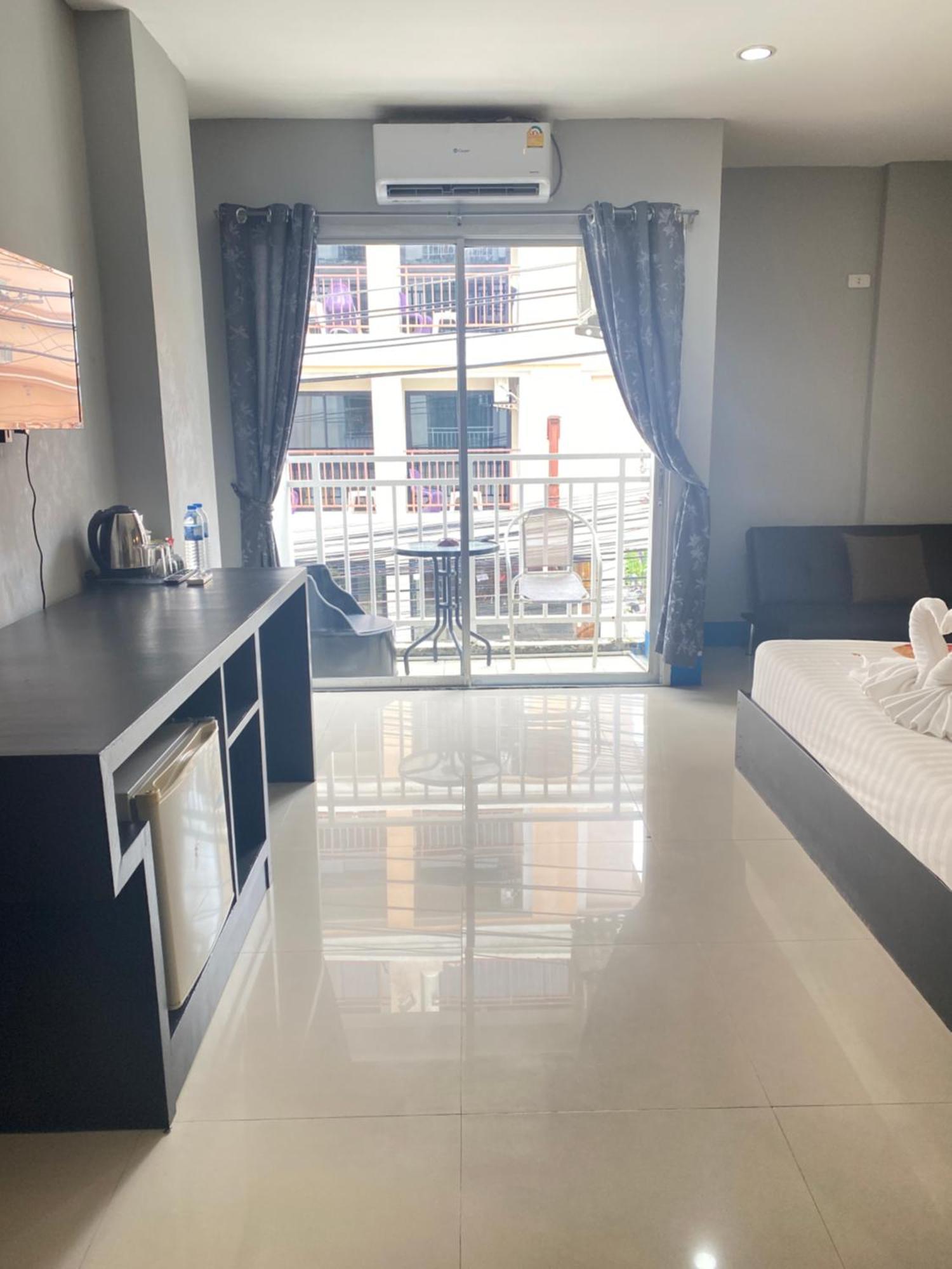 Holiday Home Patong Екстериор снимка
