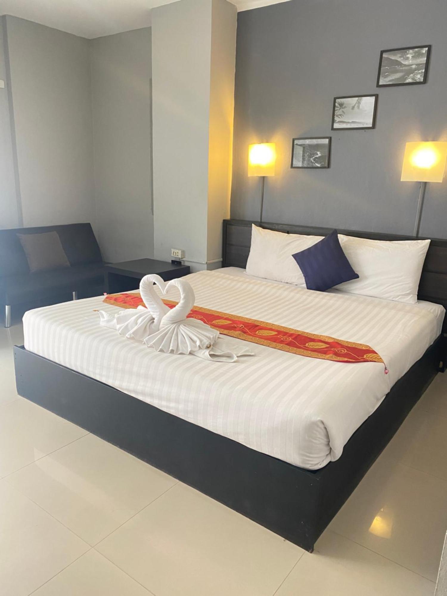 Holiday Home Patong Екстериор снимка