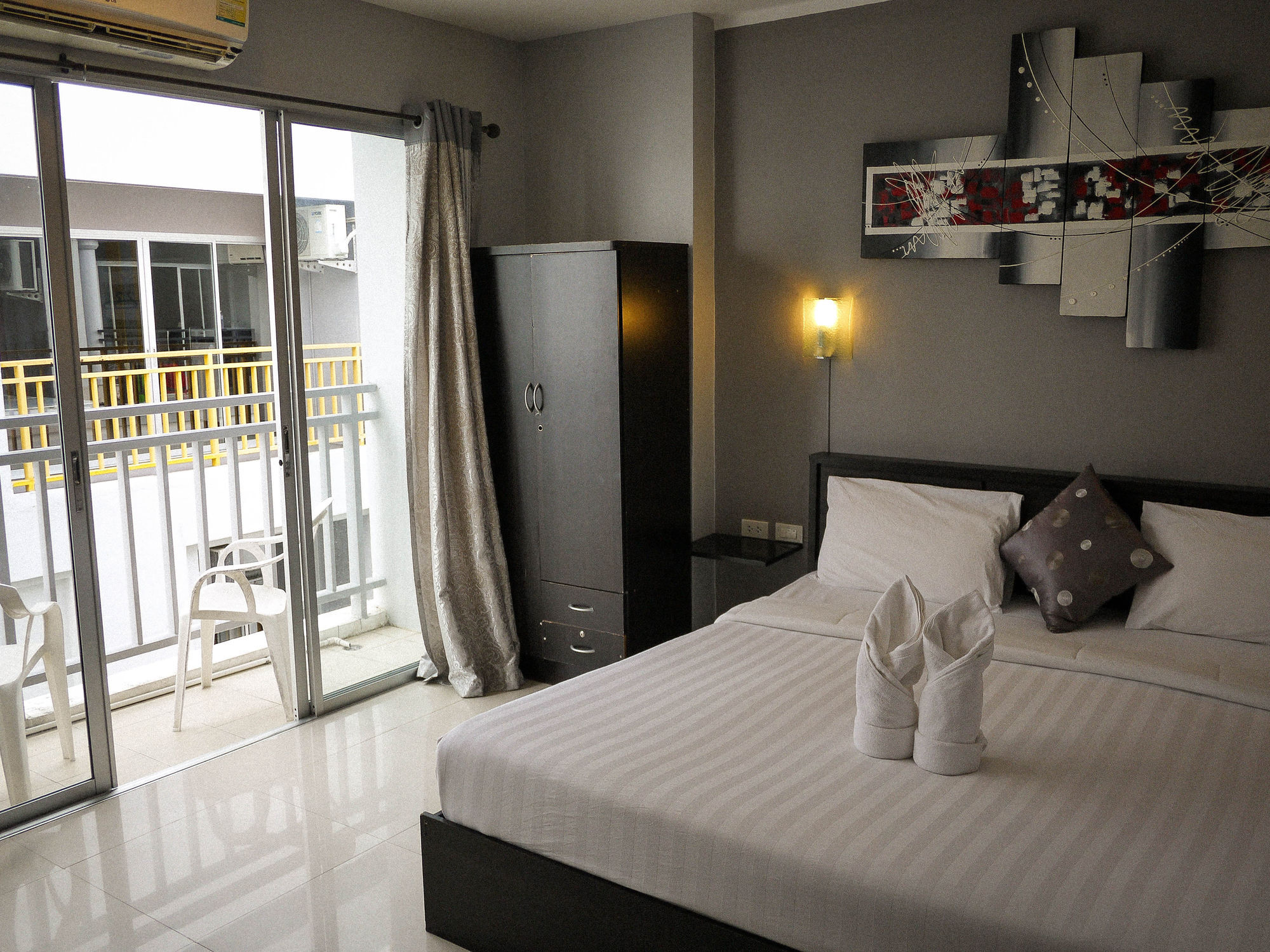 Holiday Home Patong Екстериор снимка